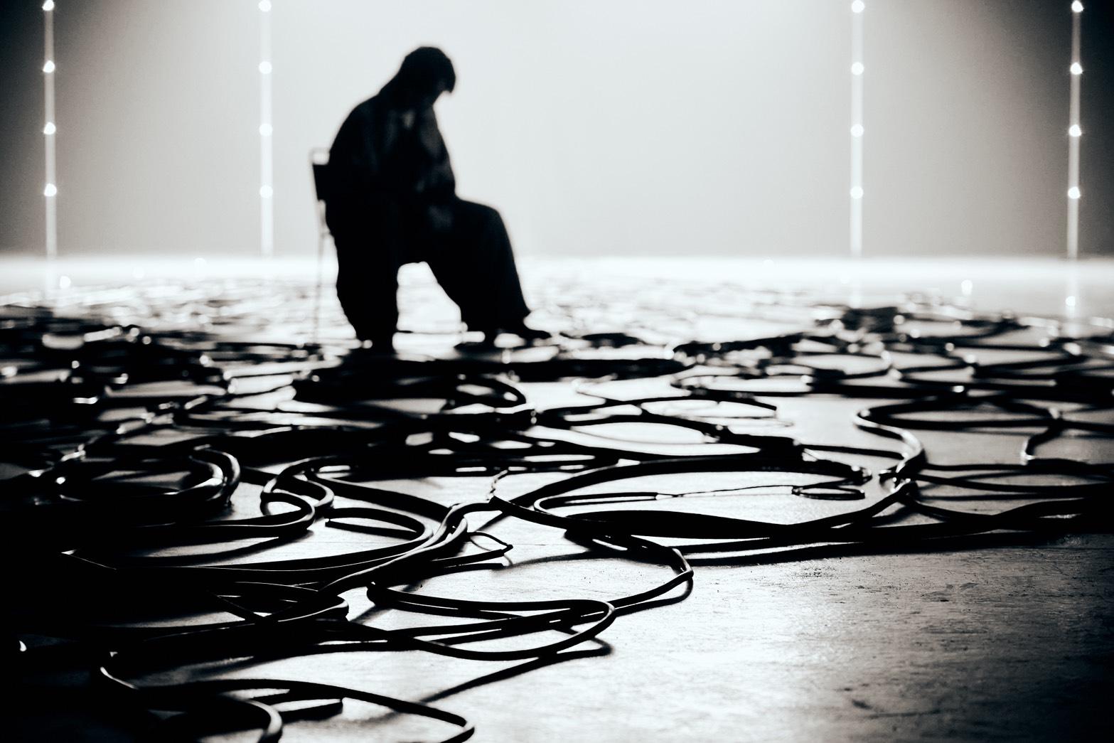 『灰色』Official Music Video Teaser Photo #2 公開