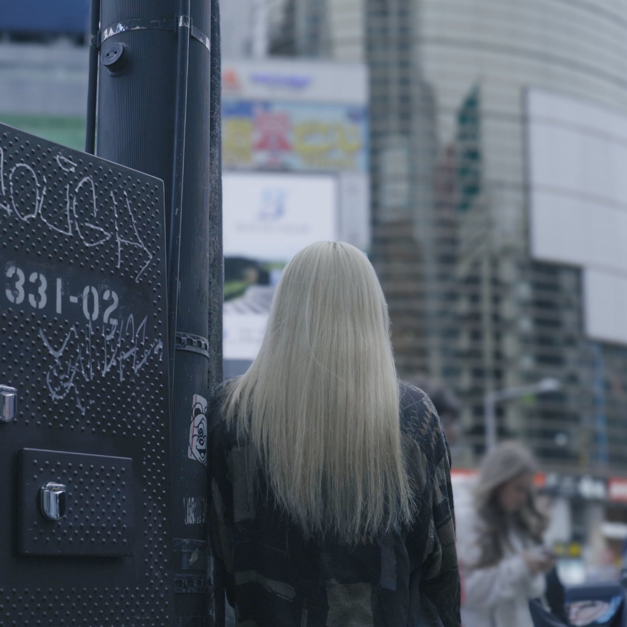 バンドマンと金髪女