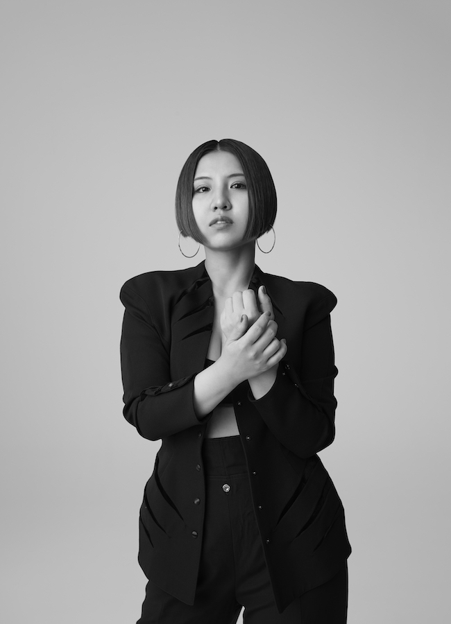 阿部真央がプライベートレーベル“KAGAYAKI RECORDS”設立発表!全国10箇所を回るアコースティックライブツアー開催決定!
